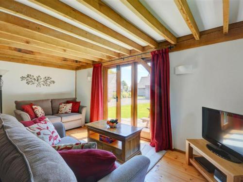 Modern Holiday Home In Davidstow With Garden