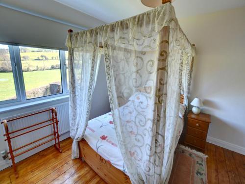 Rustic Holiday Home In Denbigh With Garden