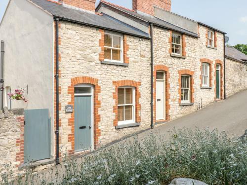 June Cottage, Denbigh