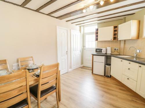 June Cottage, Denbigh