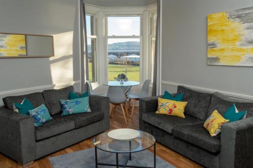 Bridgeview Apartment
