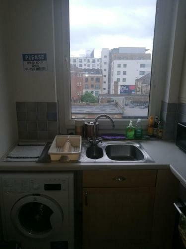 Continental Apartment In West Ealing