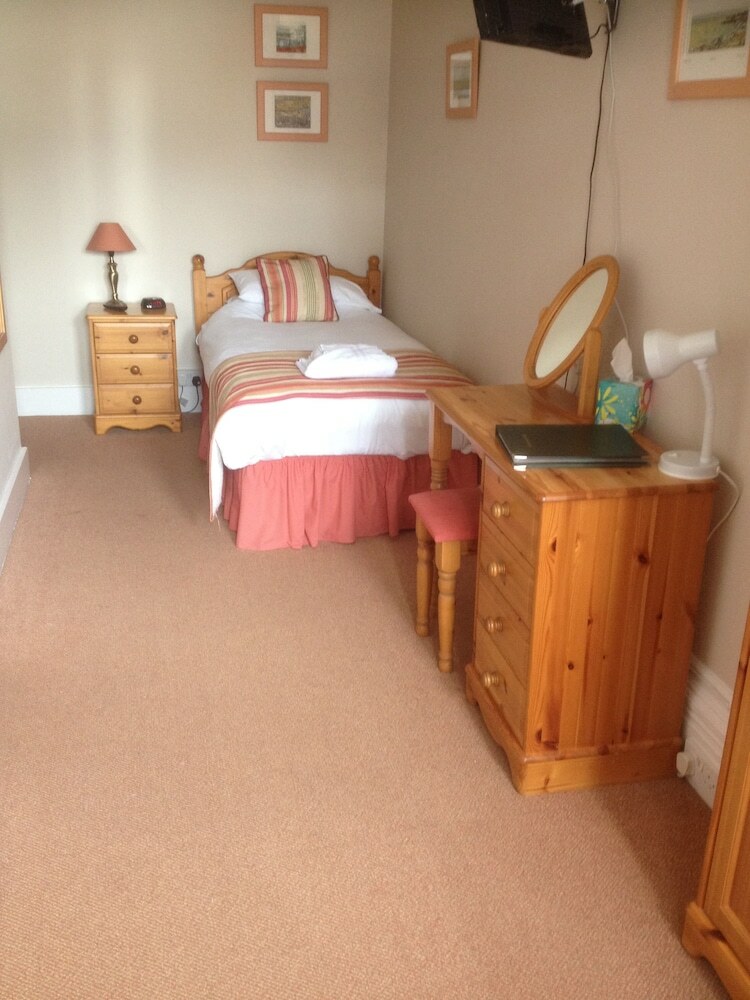 By The Sea Bed And Breakfast