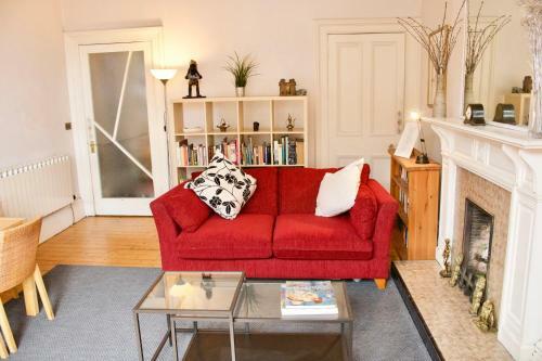 Character Apartment In The Heart Of Morningside