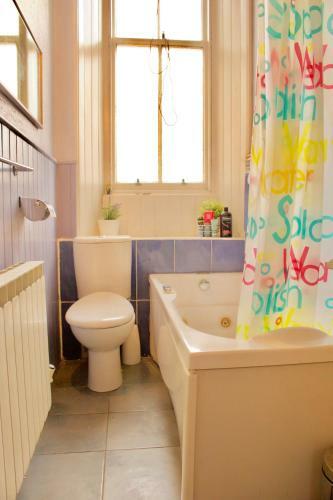 Character Apartment In The Heart Of Morningside