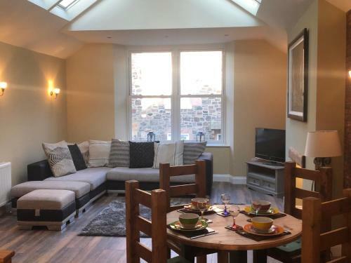 Homearms Cottage