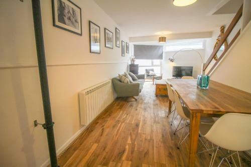 Fal River Town House