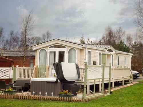 Pine Tree Lodge