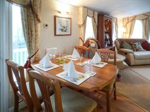 Pine Tree Lodge