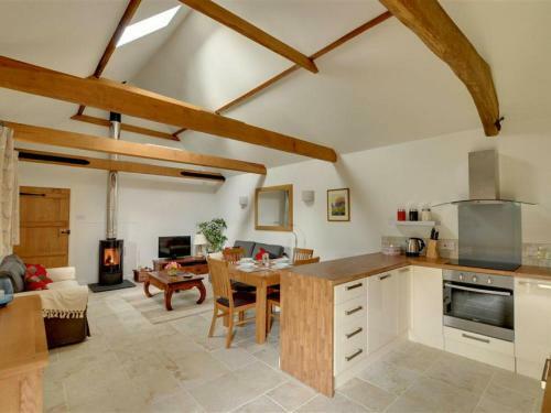 Charming Holiday Home In Faversham Kent With Fireplace
