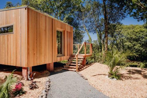 Lakeside Lodge