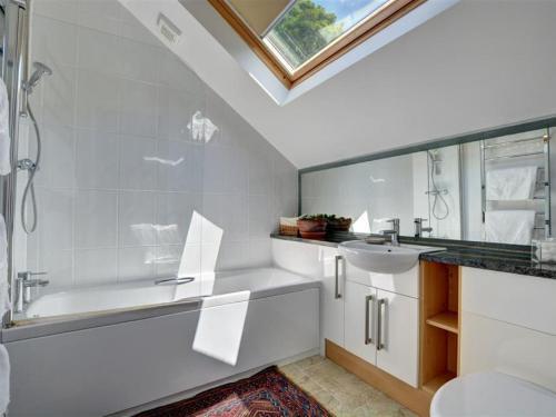 Holiday Home Mixtow Pill