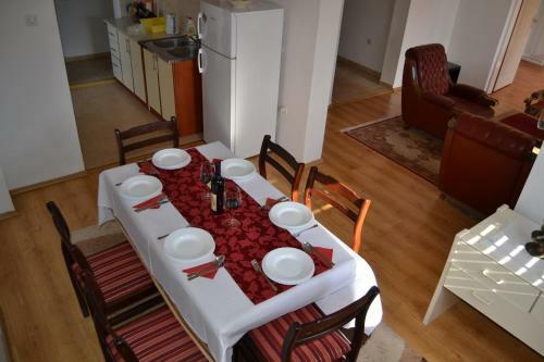 Apartments Dobri?a