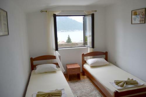 Apartments Dobri?a