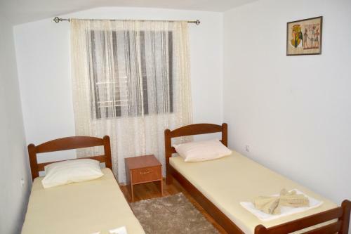 Apartments Dobri?a