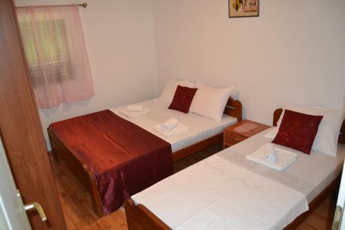 Apartments Dobri?a