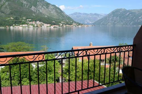Hostal Rooms Dobrotski Dvori