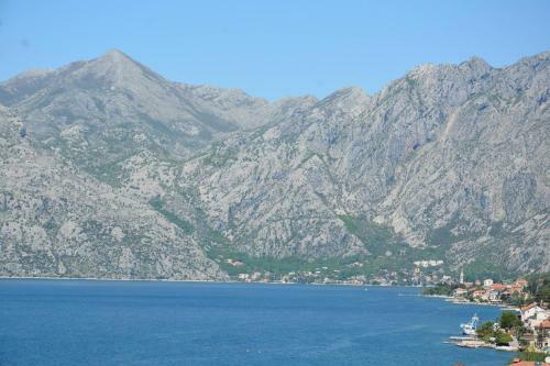 Hostal Rooms Dobrotski Dvori