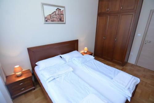 Hostal Rooms Dobrotski Dvori