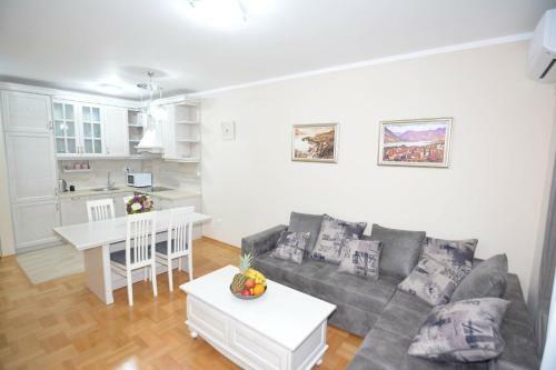Hostal Rooms Dobrotski Dvori