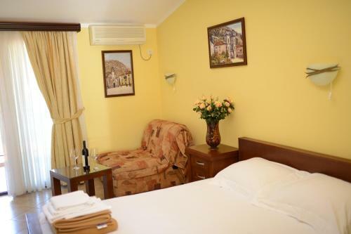 Hostal Rooms Dobrotski Dvori