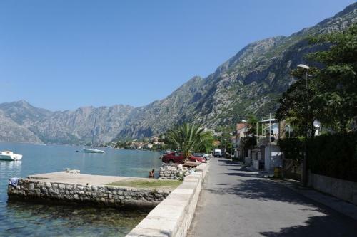 Hostal Rooms Dobrotski Dvori