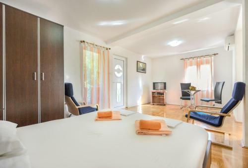 Apartments Ivardi?