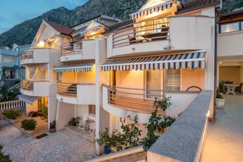 Apartments Ivardi?