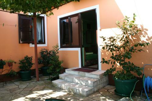 Apartments Penovic Stoliv Bay Kotor