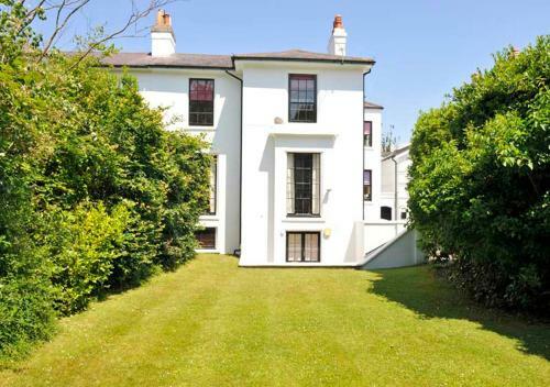 Anglesey Hotel