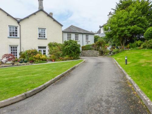 8 Kents Bank House