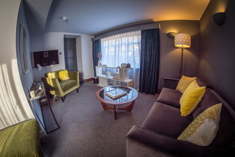 Hostal Chestnut Villa