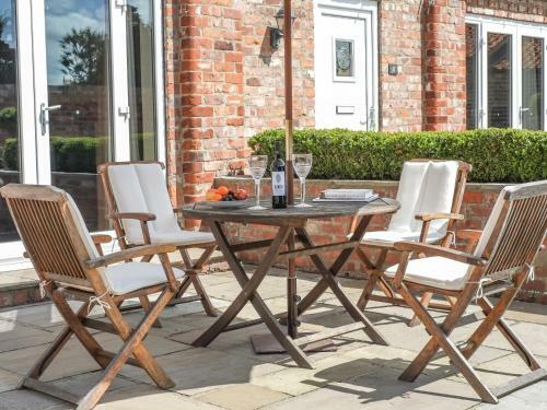Winsall Court I