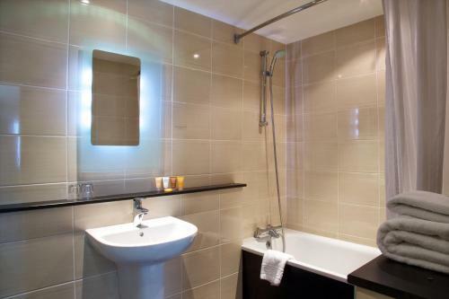 Hallmark Hotel Manchester Airport