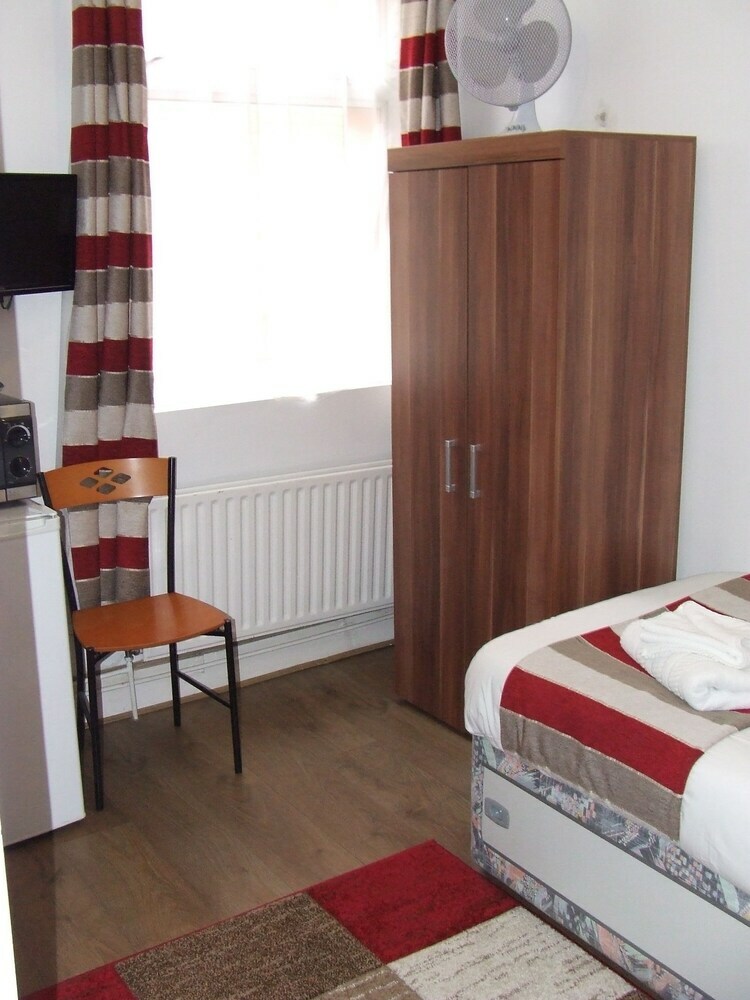 Bed & Breakfast Alexandra Guest House