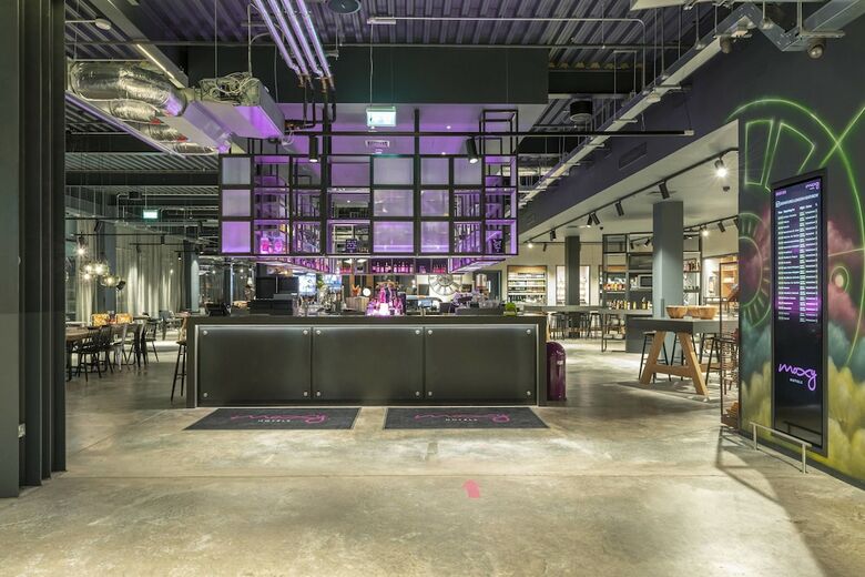 Hotel Moxy London Heathrow Airport