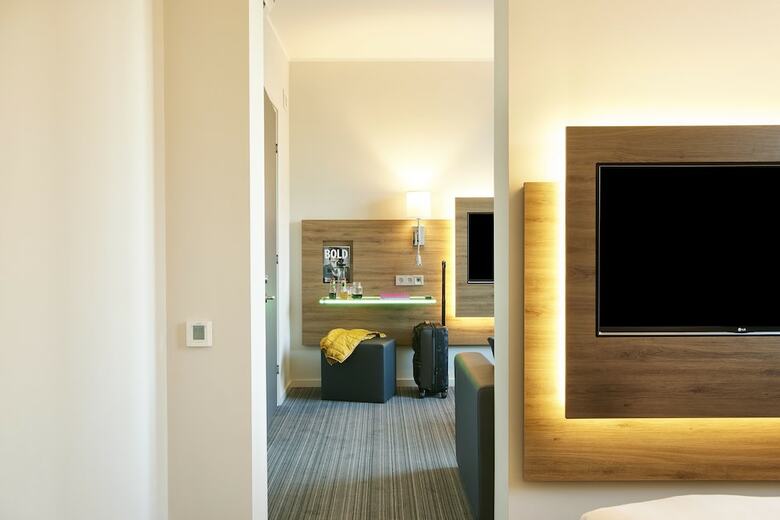 Hotel Moxy London Heathrow Airport