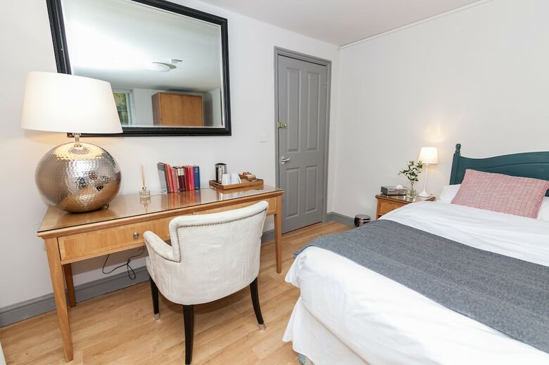 Hotel Townhouse No 12