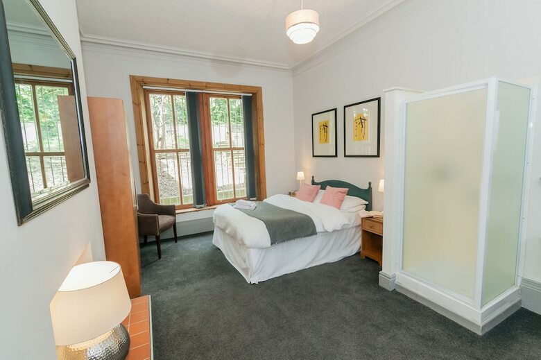 Hotel Townhouse No 12
