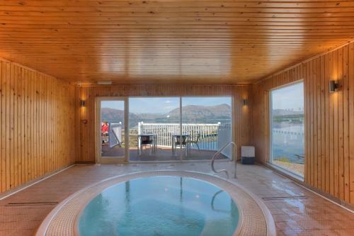 Loch Linnhe Waterfront Lodges