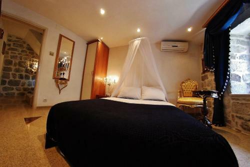 Hostal Vg Three Bedroom Castle