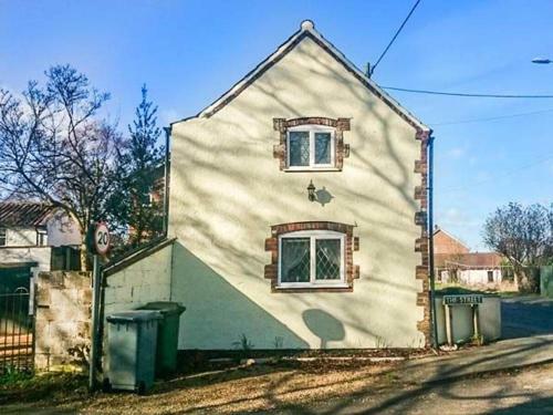 1 Fakenham Road