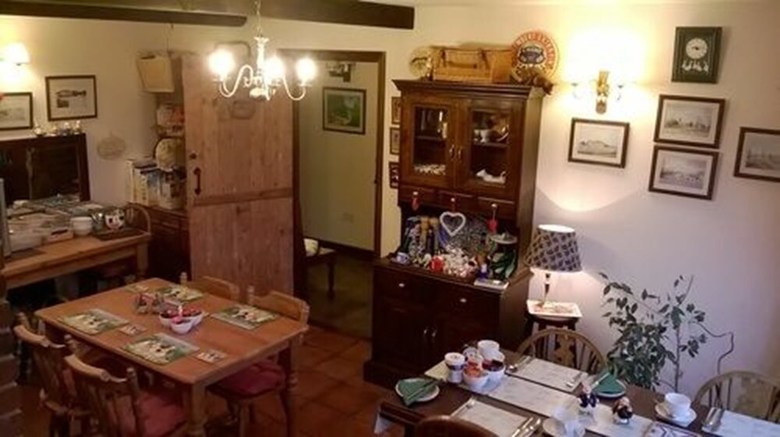 Hostal Waterside Guest House