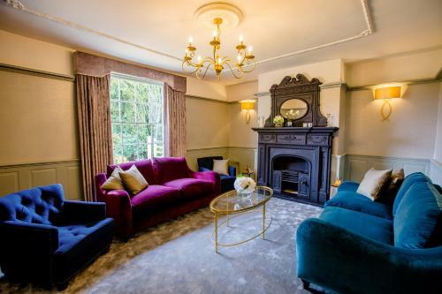 Hotel Vaulty Manor