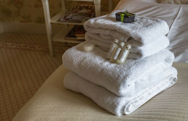 Bed & Breakfast Aylworth Manor