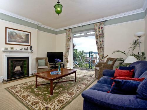 One Braeside Mews