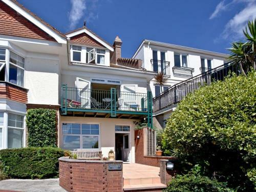 One Braeside Mews