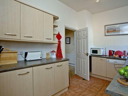 One Braeside Mews