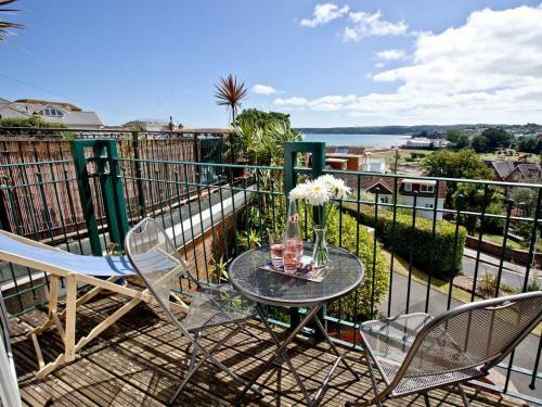 One Braeside Mews