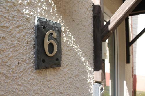 Number 6 Braeside Mews